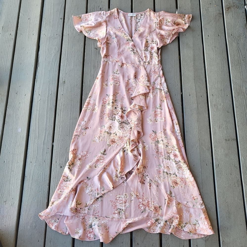 Dress Forum Mauve Pink Short Sleeve V-Neck Floral Ruffle Maxi Dress Size Medium